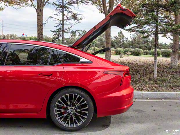 一汽奔腾 奔腾B70 2022款 2.0T 40TD 基本型