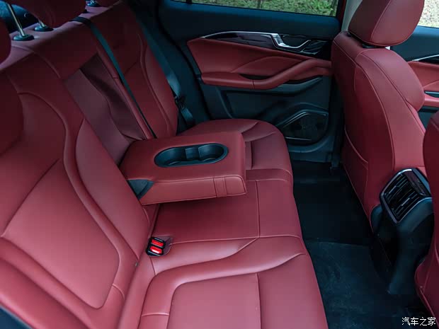 一汽奔腾 奔腾B70 2022款 2.0T 40TD 基本型