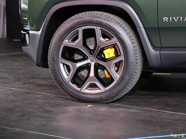 RIVIAN RIVIAN R1S 2019款 基本型