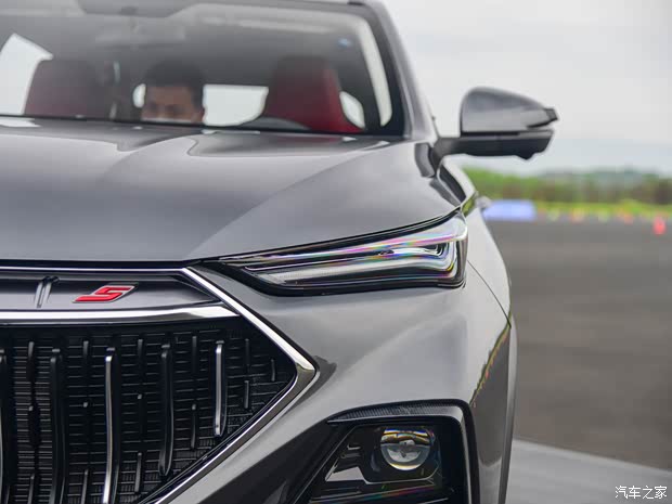 長(zhǎng)安汽車 長(zhǎng)安歐尚X5 2020款 1.5T 高配版