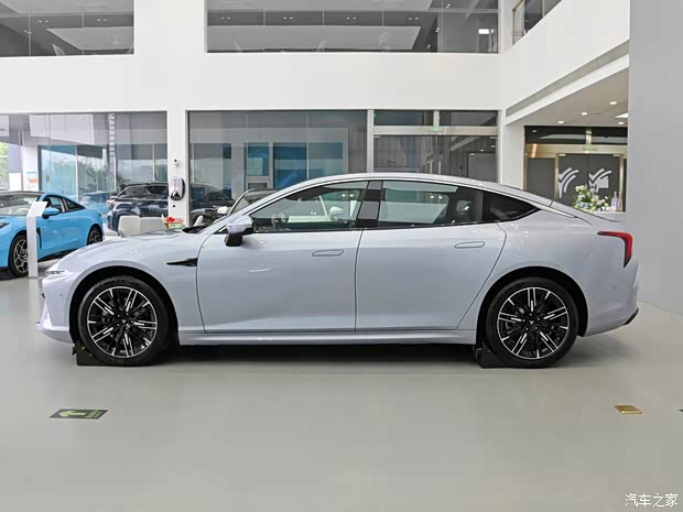 合眾汽車 哪吒S 2023款 純電 520km 后驅(qū)版 合眾汽車 哪吒S 2023款 純電 520km 后驅(qū)版