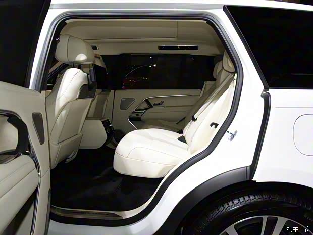 路虎(進(jìn)口) 攬勝新能源 2023款 插電混動 典范加長版