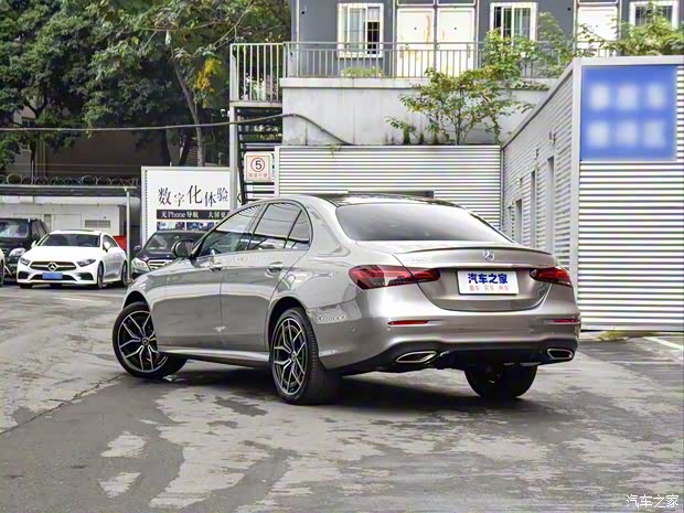 奔驰(进口) 奔驰E级(进口) 2021款 改款 E 300 运动版 奔驰(进口) 奔驰E级(进口) 2021款 改款 E 300 运动版