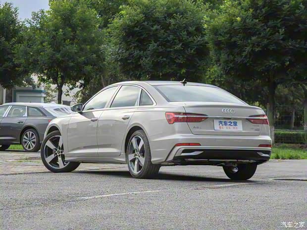 一汽-大众奥迪 奥迪A6L 2023款 45 TFSI quattro 动感型 一汽-大众奥迪 奥迪A6L 2023款 45 TFSI quattro 动感型