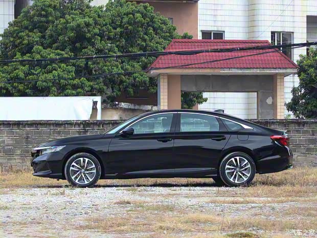 東風(fēng)本田 英仕派 2022款 銳·混動 2.0L 凈雅版
