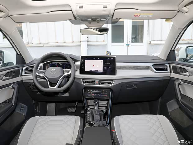 一汽-大眾 探岳 2023款 330TSI 兩驅(qū)R-Line高能版