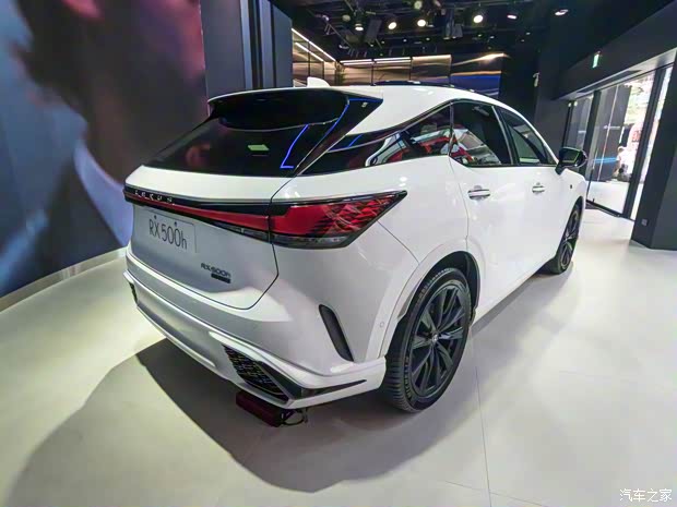 雷克萨斯 雷克萨斯RX 2023款 500h F SPORT Performance 中国台湾版