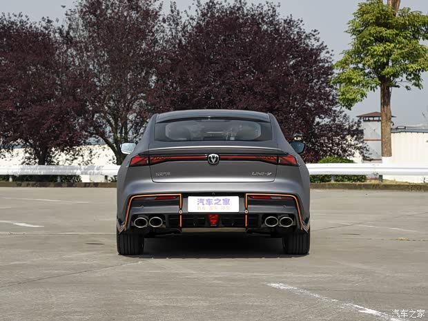 长安汽车 长安UNI-V 2022款 运动版 长安汽车 长安UNI-V 2022款 运动版