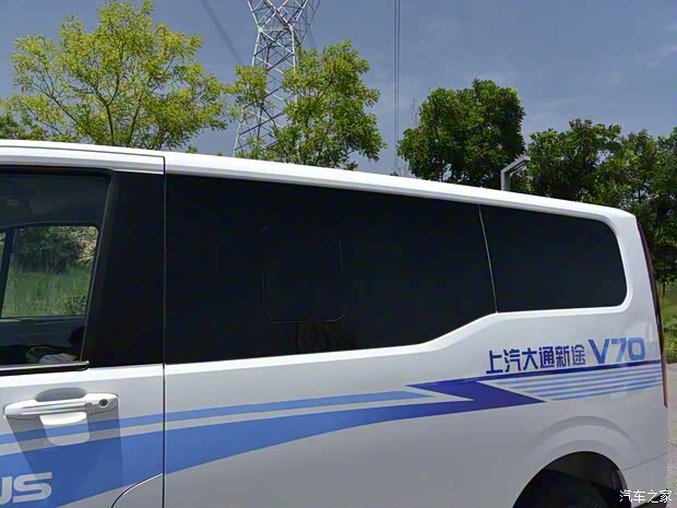 上汽大通 上汽大通MAXUS 新途V70 2023款 2.0T 精英版 自動(dòng)短軸低頂 5/6座