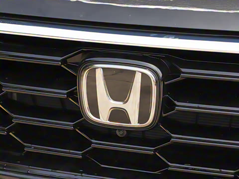 2024款 240TURBO 四驱尊耀版 5座 2024款 240TURBO 四驱尊耀版 5座