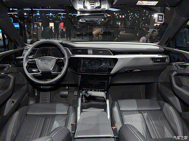 奥迪(进口) 奥迪e-tron 2019款 55 quattro 专享型 奥迪(进口) 奥迪e-tron 2019款 55 quattro 专享型