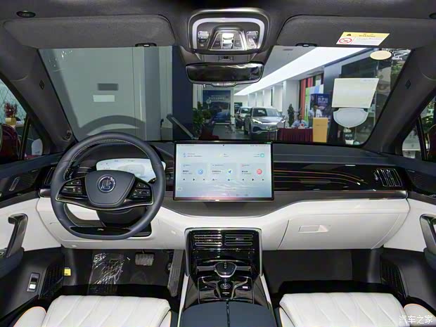 比亚迪 唐新能源 2022款 DM-p 215KM 四驱旗舰型