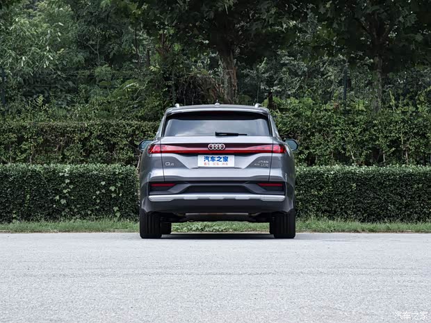 上汽奥迪 奥迪Q6 2022款 45 TFSI quattro 齐云型 Light 羽林套装