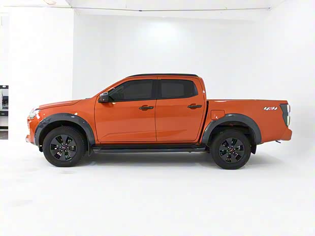 江西五十铃 D-MAX 2023款  1.9T自动四驱柴油V-CROSS高配RZ4E