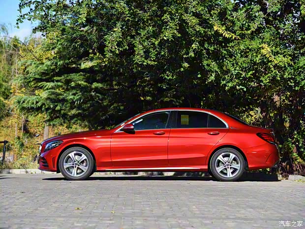 北京奔馳 奔馳C級(jí) 2019款 C 260 L 運(yùn)動(dòng)版