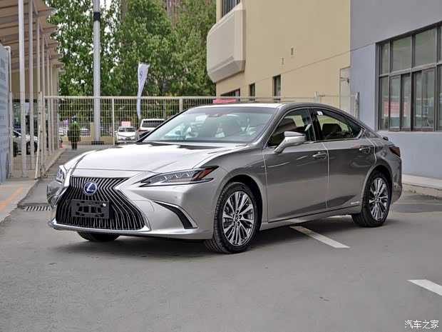 雷克萨斯 雷克萨斯ES 2018款 300h 尊享版 国VI 雷克萨斯 雷克萨斯ES 2018款 300h 尊享版 国VI