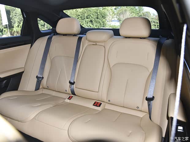 吉利汽车 银河L6 2023款 125km 星舰 吉利汽车 银河L6 2023款 125km 星舰