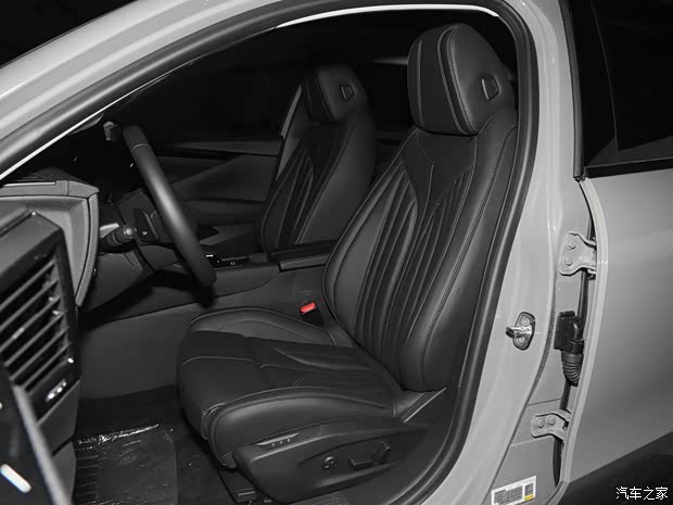 DS(进口) DS 4 2023款 1.6T 基本型