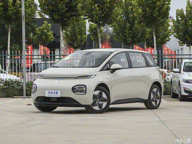 上汽通用五菱 宝骏云朵 2023款 360 Plus 上汽通用五菱 宝骏云朵 2023款 360 Plus