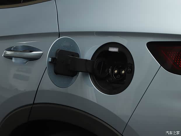 比亚迪 宋PLUS新能源 2023款 冠军版 605KM 旗舰PLUS