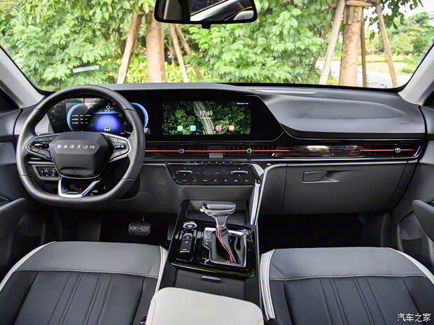 上汽通用五菱 新宝骏RC-6 2019款 1.5T CVT 24小时在线旗舰型