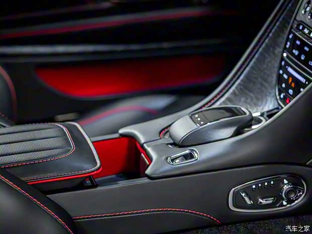 阿斯顿·马丁 阿斯顿·马丁DBS 2019款 DBS Superleggera James Bond Special Edition