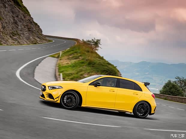 梅赛德斯-AMG 奔驰A级AMG 2019款 AMG A35 4MATIC 梅赛德斯-AMG 奔驰A级AMG 2019款 AMG A35 4MATIC