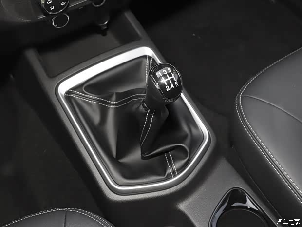 鄭州日產(chǎn) 銳騏 2021款 2.4L汽油四驅(qū)舒享版基型車2TZD