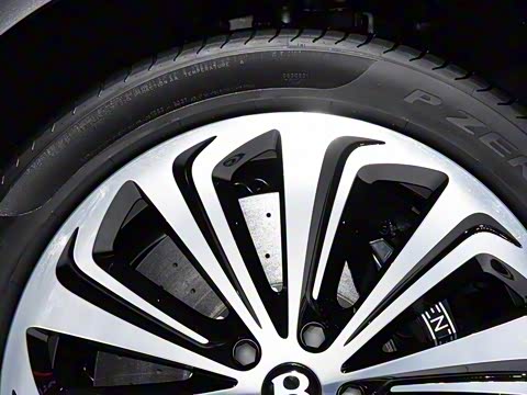 2021款 4.0T V8 First Edition 限量版 2021款 4.0T V8 First Edition 限量版