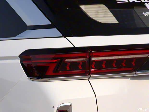 一汽奔腾 奔腾T99 2019款 低配版