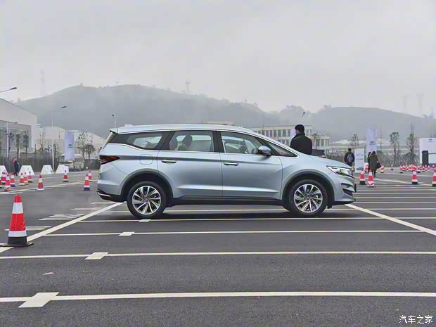 吉利汽车 嘉际 2019款 1.5TD MHEV 基本型 吉利汽车 嘉际 2019款 1.5TD MHEV 基本型