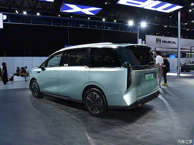 上汽大通 上汽大通MAXUS 大家7 2023款 高山六座版