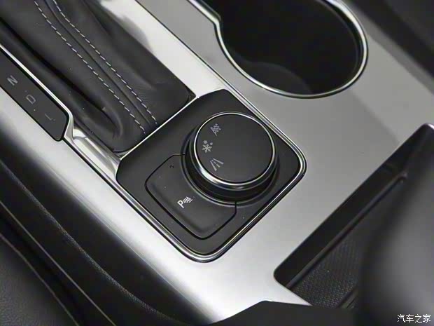 上汽通用雪佛蘭 開拓者 2021款 輕混 650T 7座 型版