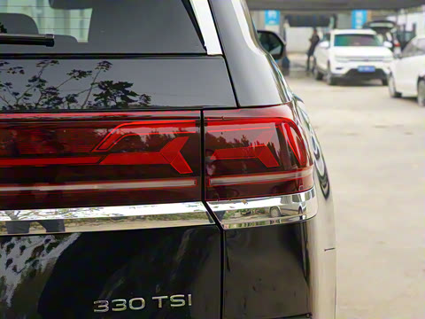 2021款 330TSI 两驱豪华版 2021款 330TSI 两驱豪华版
