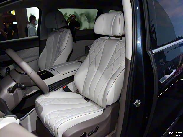 腾势汽车 腾势D9 2022款 DM-i 970 四驱旗舰型 腾势汽车 腾势D9 2022款 DM-i 970 四驱旗舰型