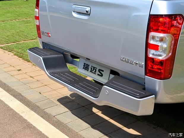 江西五十鈴 瑞邁 2019款 瑞邁S 2.5T四驅(qū)柴油超豪華款加長版JE4D25Q5A