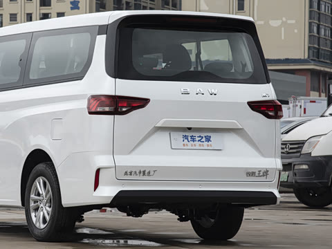 2023款 2.0L 长轴创享型 9座 2023款 2.0L 长轴创享型 9座