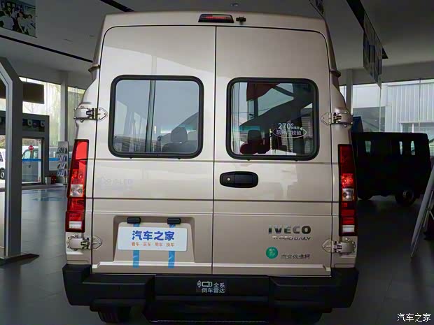 南京依维柯 依维柯得意 2023款 多功能客车