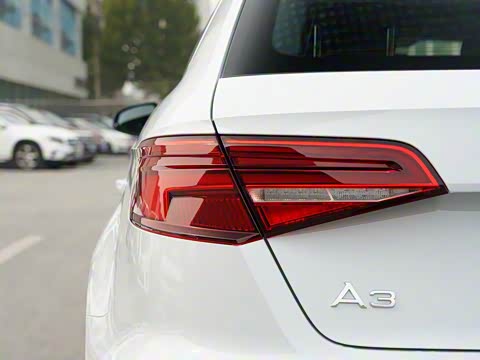 2020款 Sportback 40 TFSI 运动型 国VI 2020款 Sportback 40 TFSI 运动型 国VI