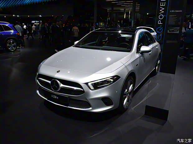 奔驰(进口) 奔驰A级新能源(进口) 2020款 A 250 e 奔驰(进口) 奔驰A级新能源(进口) 2020款 A 250 e