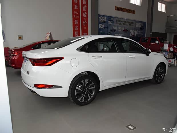 北京汽车 智道U7 2019款 1.5T 手动精英版 国VI