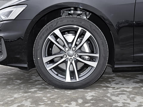 2022款 40 TFSI 豪华动感型 2022款 40 TFSI 豪华动感型