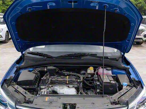 上汽集團(tuán) 榮威i5 2020款 1.5L 自動(dòng)4G互聯(lián)領(lǐng)豪版