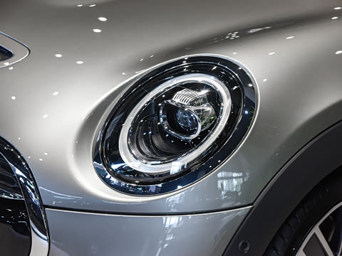 2021款 2.0T COOPER S 艺术家 五门版 2021款 2.0T COOPER S 艺术家 五门版