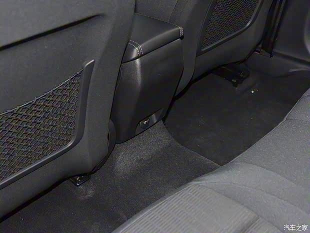 長(zhǎng)安福特 ?？怂?2019款 三廂 1.5L 手動(dòng)鋒躍型