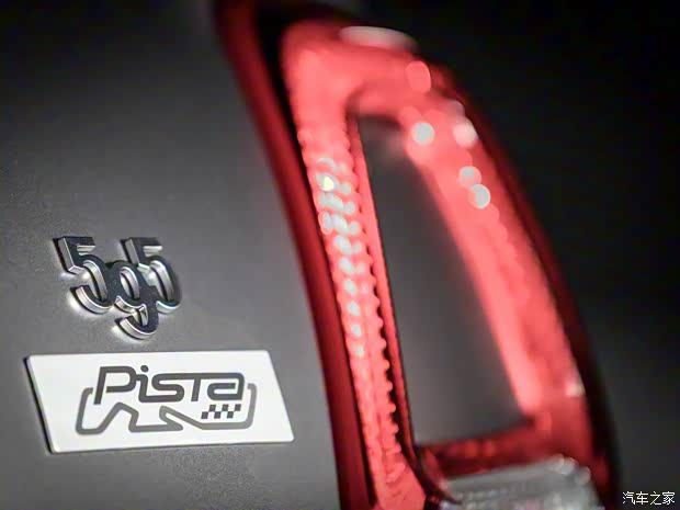 菲亚特(进口) 菲亚特500 2020款 595 Abarth Pista 菲亚特(进口) 菲亚特500 2020款 595 Abarth Pista