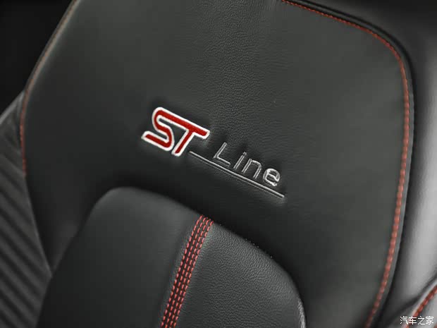 长安福特 福克斯 2022款 两厢 EcoBoost 180 自动ST Line