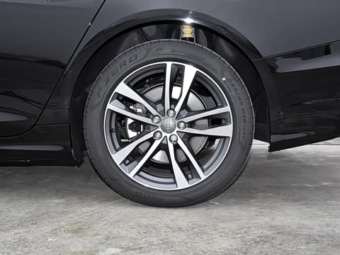 2022款 40 TFSI 豪华动感型 2022款 40 TFSI 豪华动感型