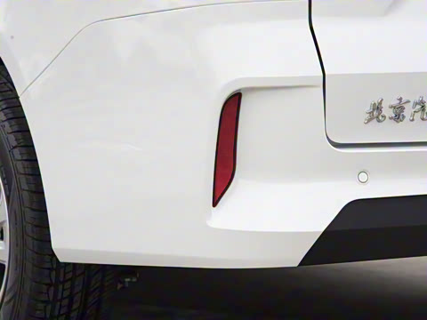 2023款 2.0L 长轴创享型 9座 2023款 2.0L 长轴创享型 9座