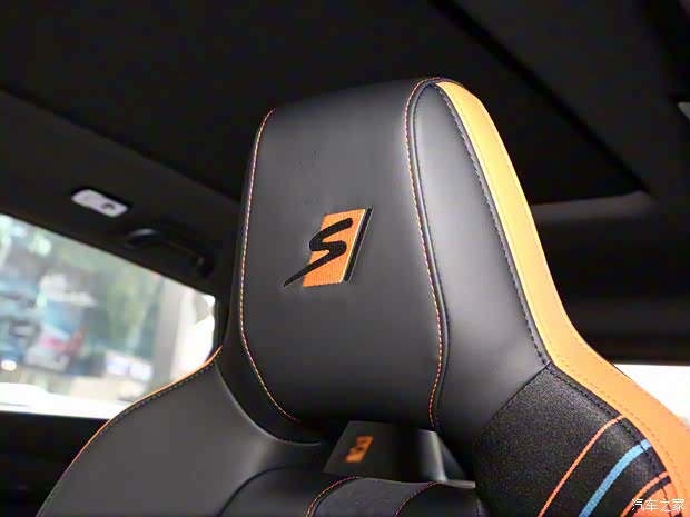 长安汽车 长安欧尚X5 2022款 运动版 1.5T DCT旋风冲锋版 长安汽车 长安欧尚X5 2022款 运动版 1.5T DCT旋风冲锋版